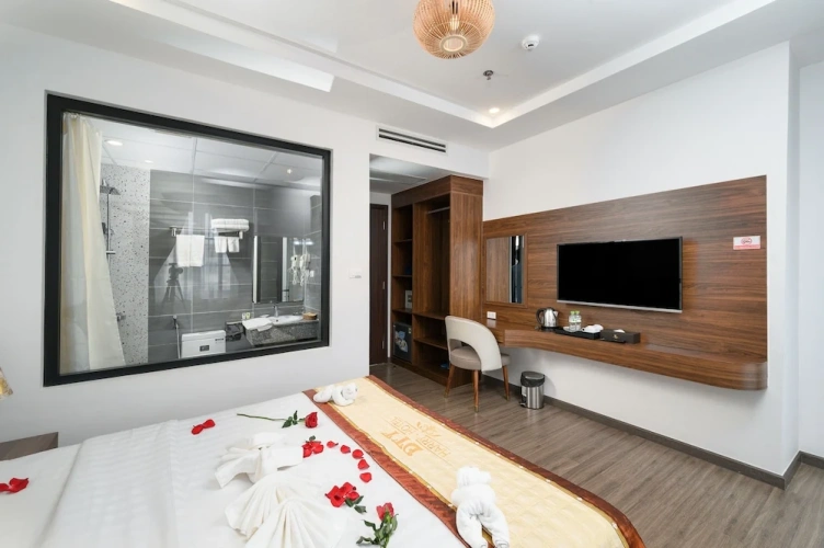 Deluxe Double room with balcony and with city view