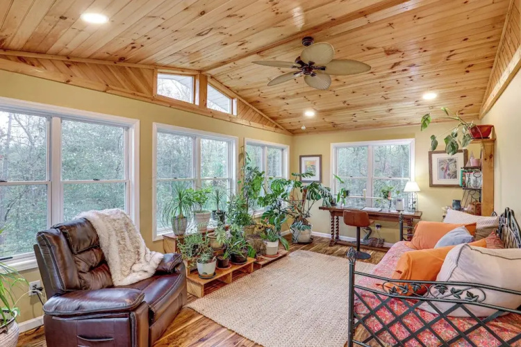Ski Asheville! Mountain-view Hideaway w/ Deck