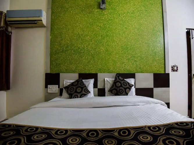 Hotel Alpine Inn by OYO