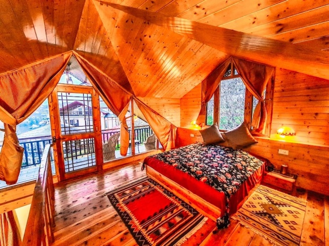 Suite with balcony and with mountain view