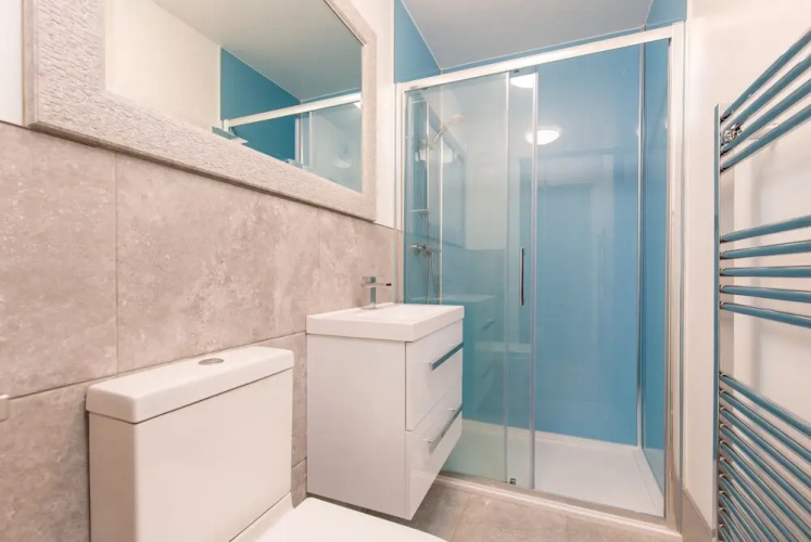 415 Huntingdon Place Apartment
