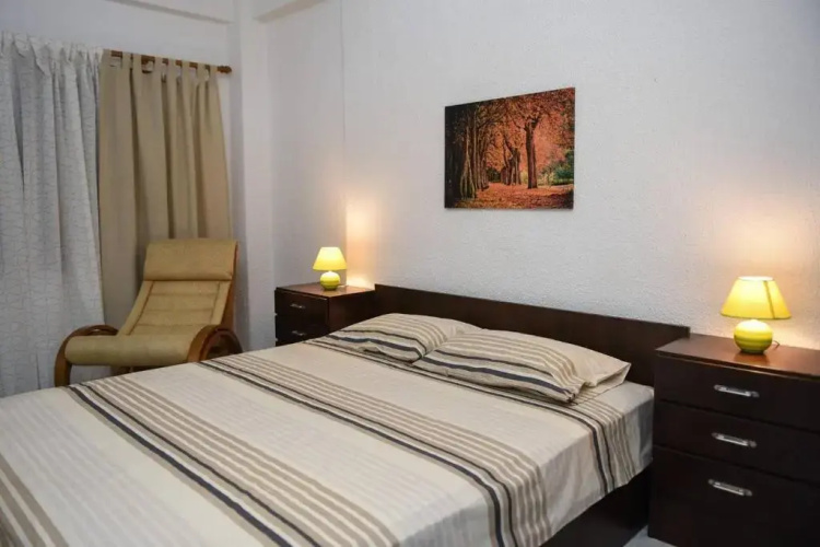 Sea view apartment with a big garden