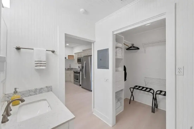 307 Taylor Street Unit b