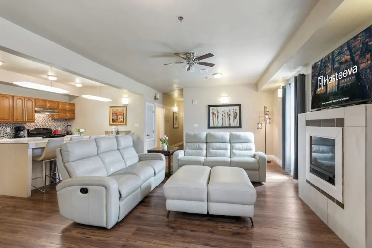 4 Bedrooms Standard room with balcony