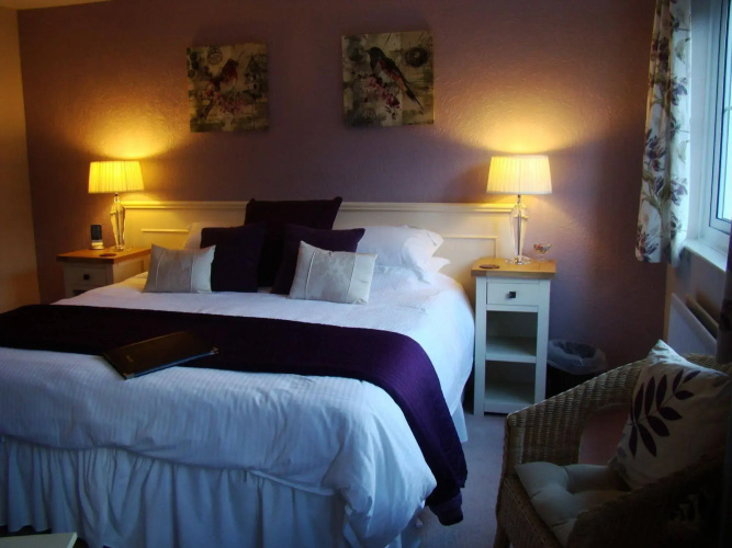 Pine Lodge Guest House