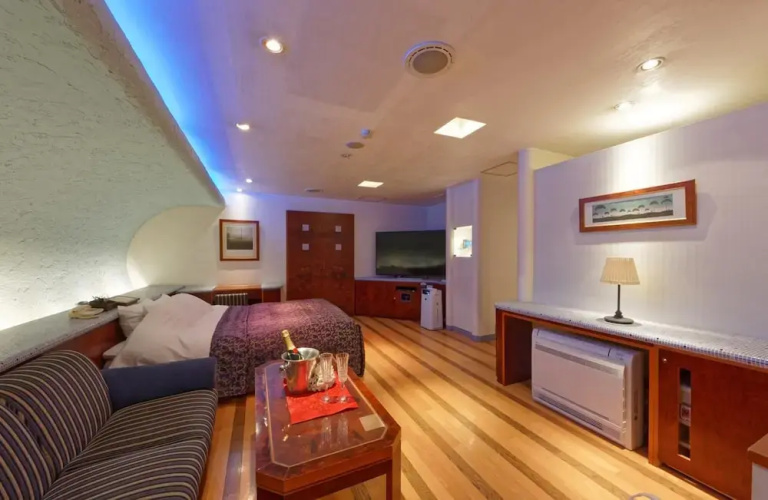 Hotel Noon