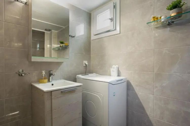 2 Bedroom Modern Apartment in Perea