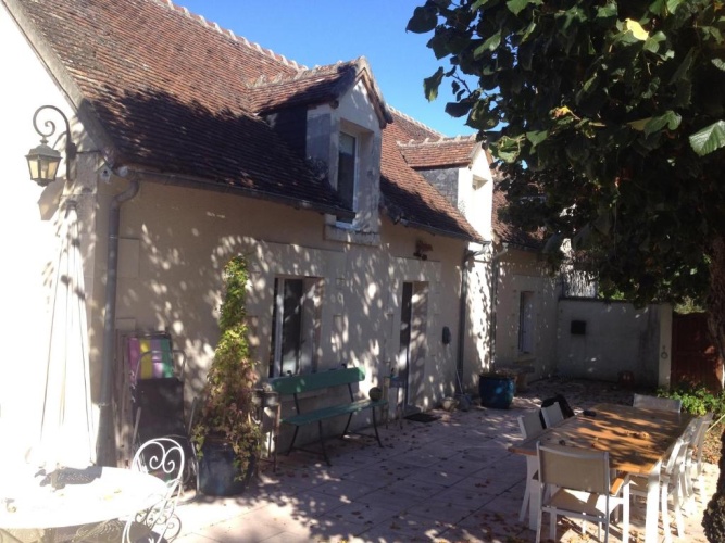 5 Bedrooms Cottage
