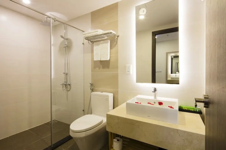 Standard Double room with city view