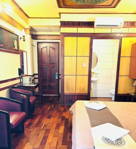 Grand room