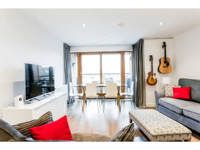 Bright, Spacious 2BR Central Cambridge Flat for 4
