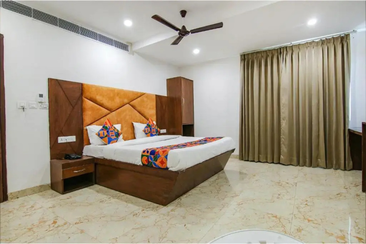 Fabhotel Suman Castle