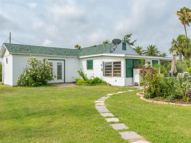 3 Bedrooms Cottage