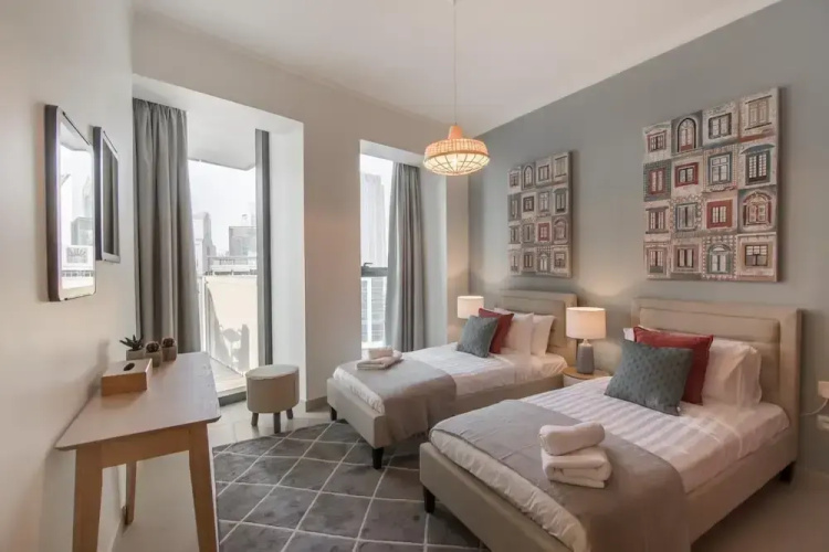 5 Apt in Architectural Marvel of Dubai