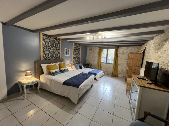Standard Triple room