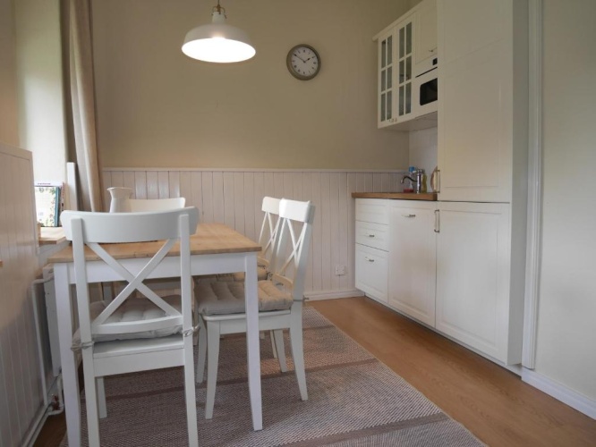 4 Bedrooms Cottage