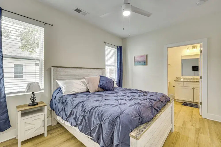 Walk to Riverfront District: Bright Wilmington Apt