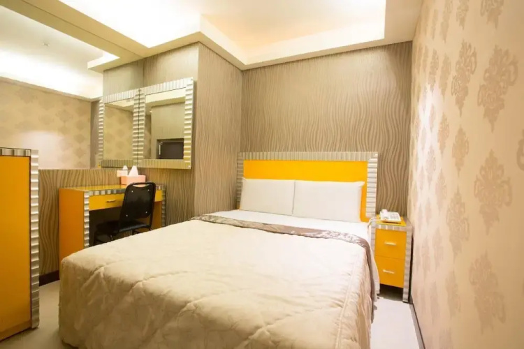 Happy hotel