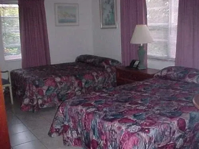 Ronny Dee Resort Motel