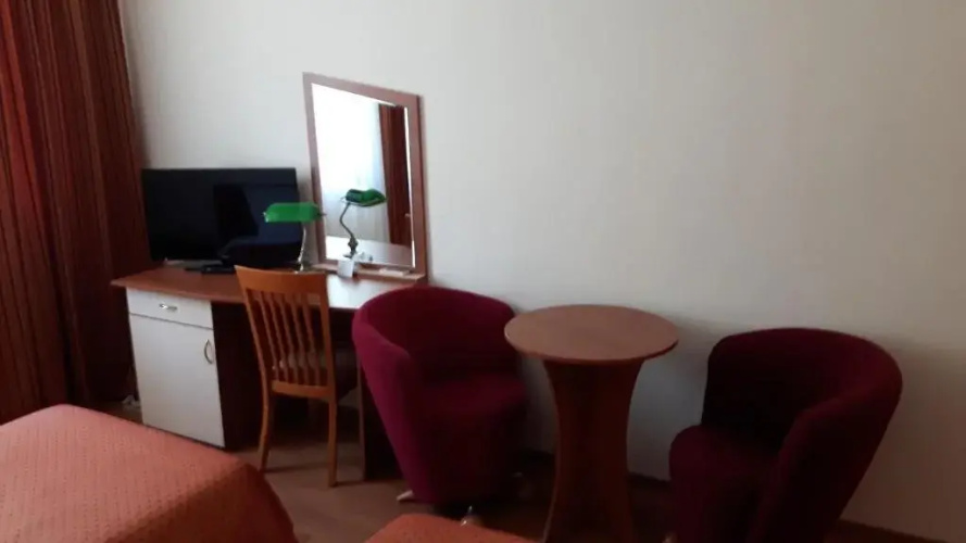 Primavera 2 Hotel