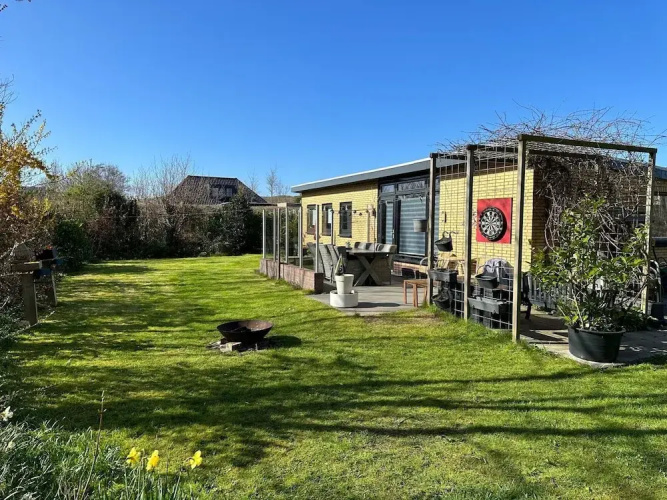 Beautiful Bungalow With Spacious Garden