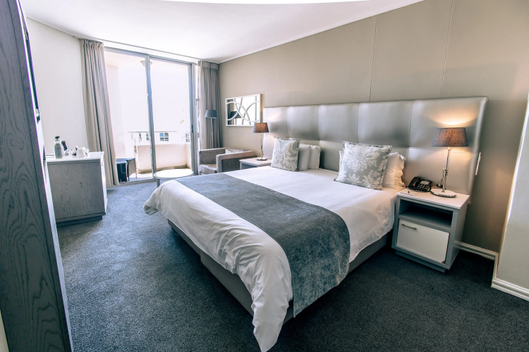 Lagoon Beach Hotel & Spa