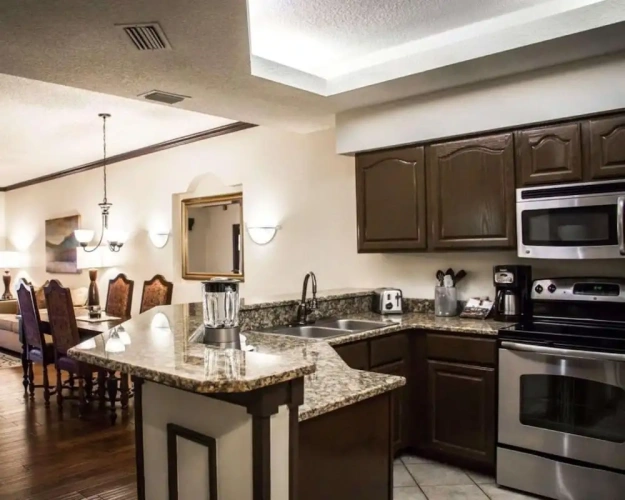 1 Bedroom Deluxe Double Suite with golf view