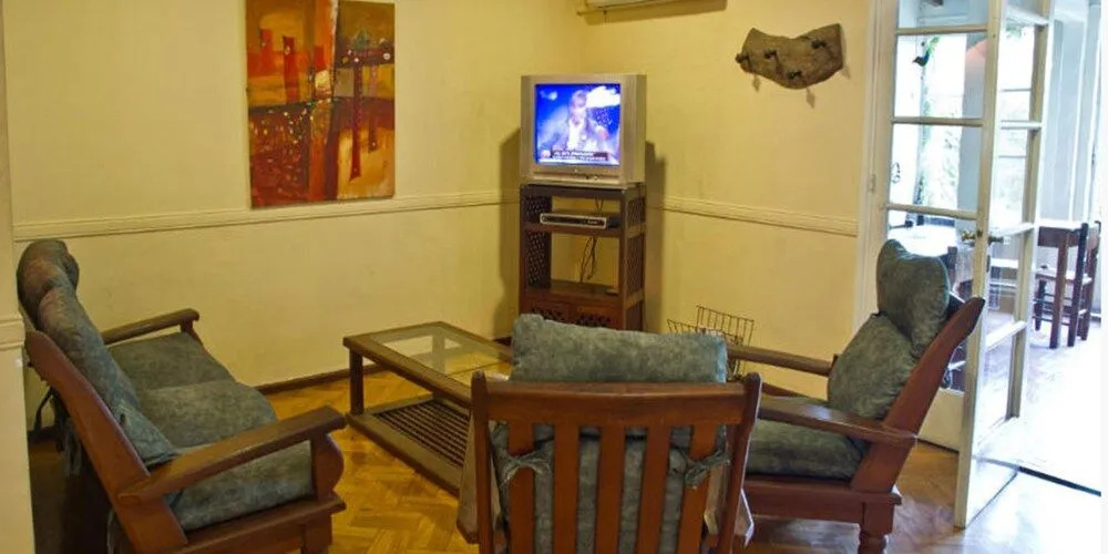 Alamo Hostel & Suites