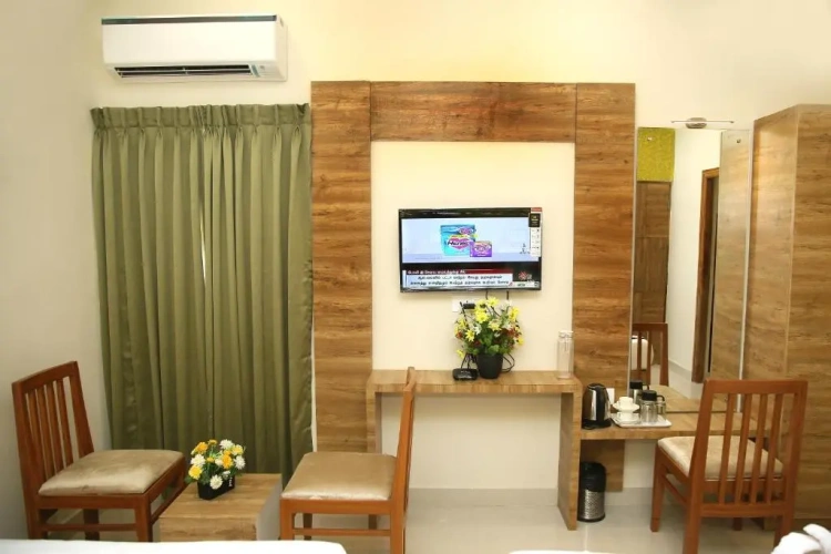 Standard Triple room