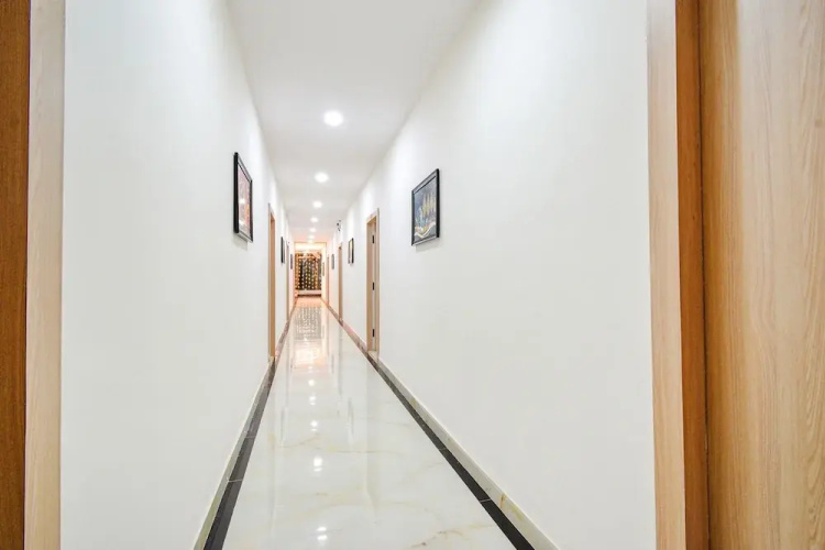 Fabhotel Narsingi