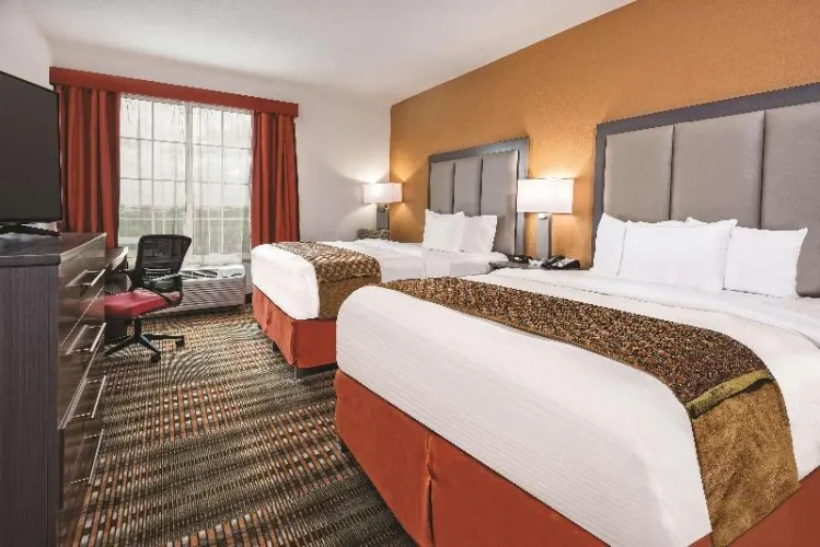 Mobility/Hearing Accessible room