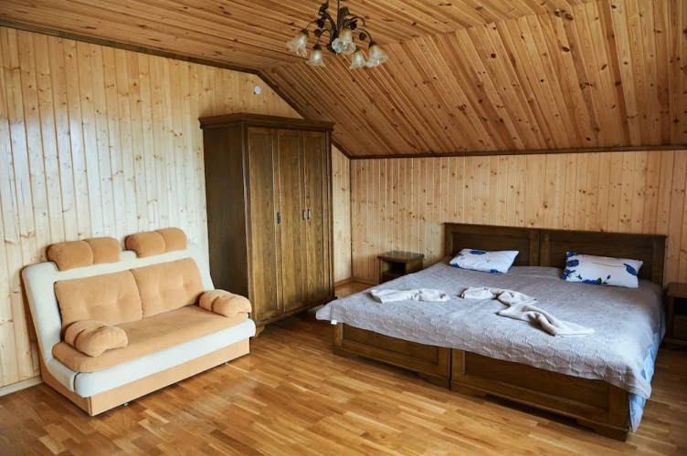 Standard Triple room