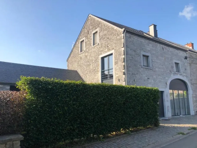 5 Bedrooms Cottage