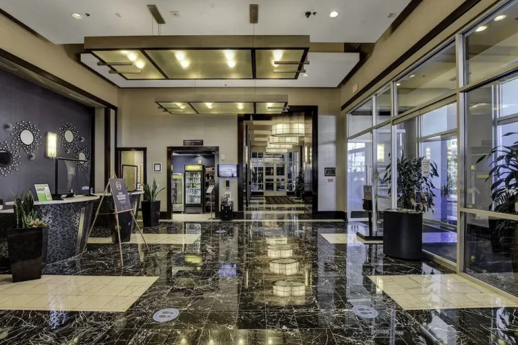 Sapphire Skyline Premium Suite