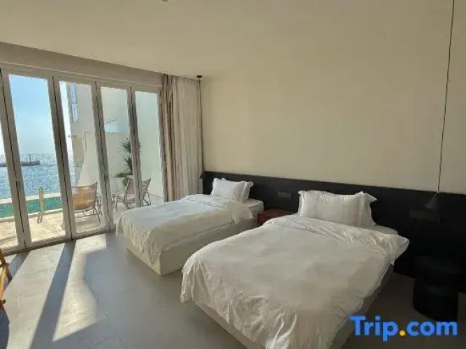Standard Twin room with sea view
