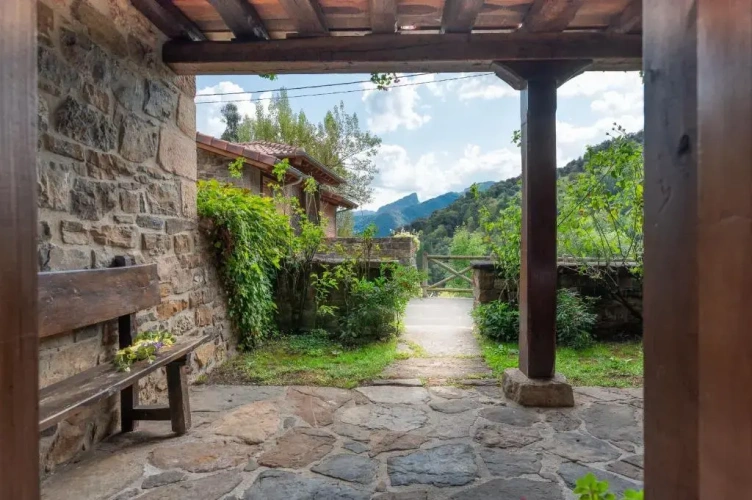 2 Bedrooms Villa