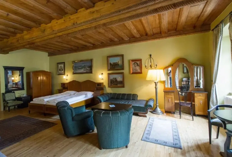 Deluxe Suite