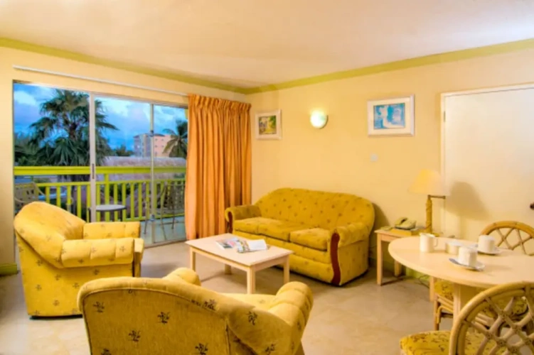 1 Bedroom Deluxe Suite