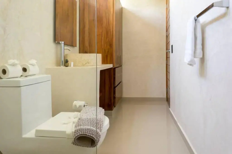 Villa Isla - Jacuzzi and Chef includ 4 BR 8 PPL