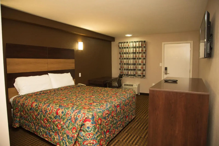 Executive Inn