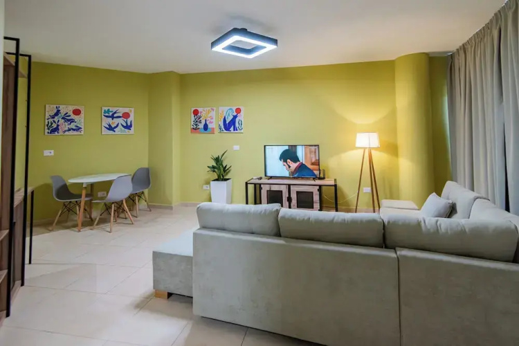 ApartHotel EDA