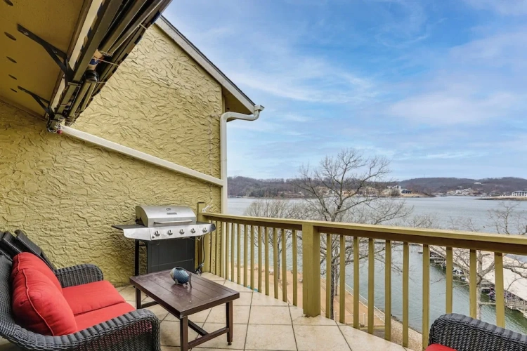 3 Bedrooms Apartment with balcony
