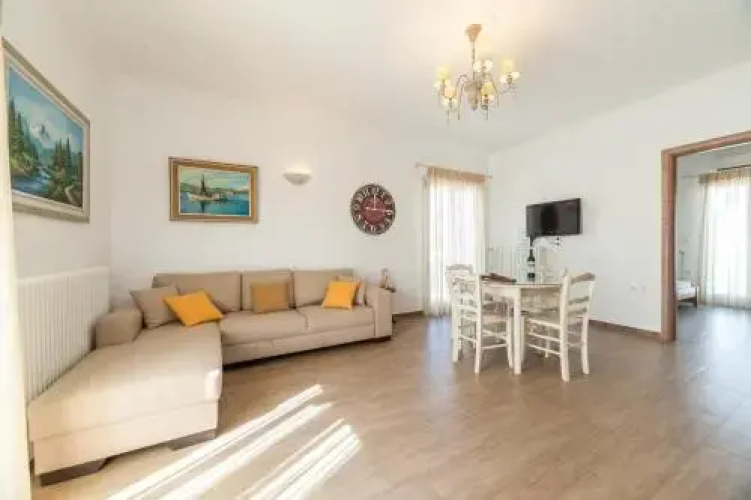 Panos Luxury Apartment