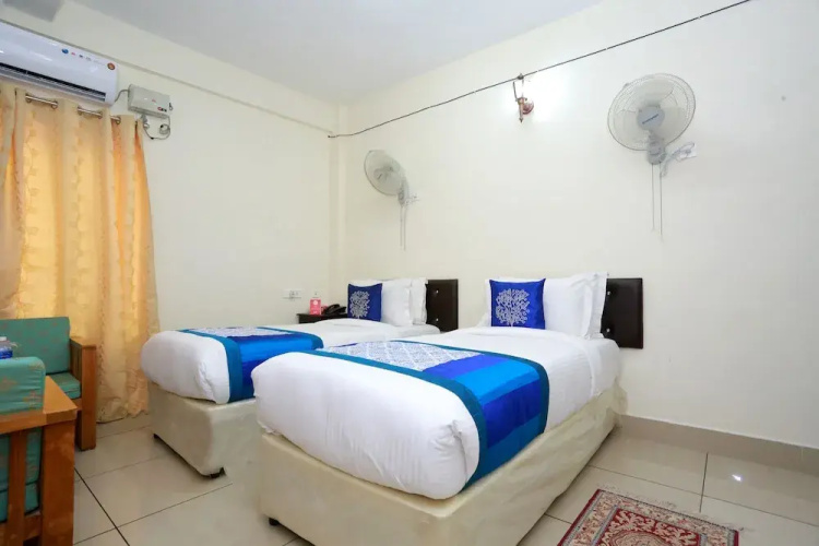 OYO 10320 Sophiya Suites