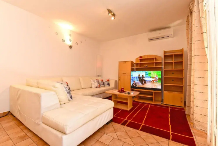 Apartment 1562
