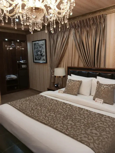 No. 1 Hotel