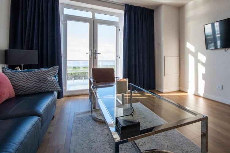Apartment with sea view