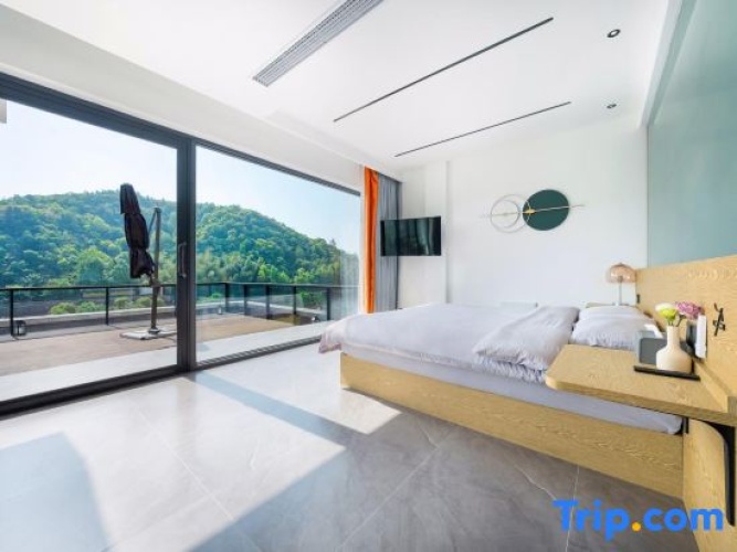 Family Suite with lake view