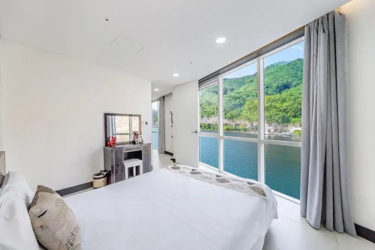 YJ Hotel