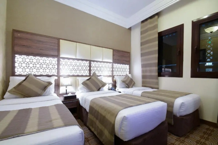 Standard Triple room